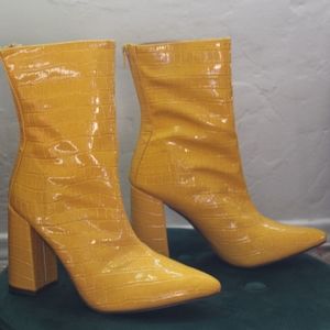 Fashion Nova boots